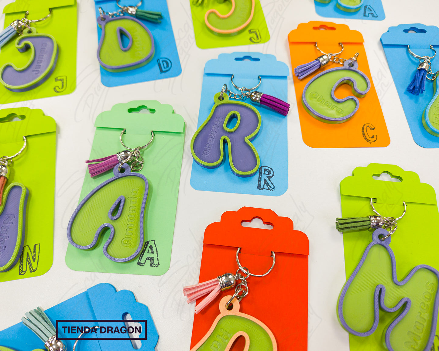 Llavero 3D de letras con Nombre, Estilo Divertido y Colorido, Ideal para Mochilas, Bolsos, Termos y Llaves