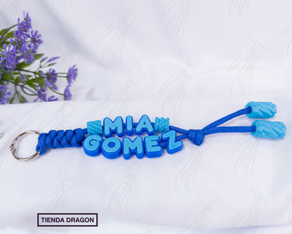 Llaveros Charm con Nombre Personalizado con letras en 3D, Colgante Artesanal para Bolsos, Mochilas y Termos.