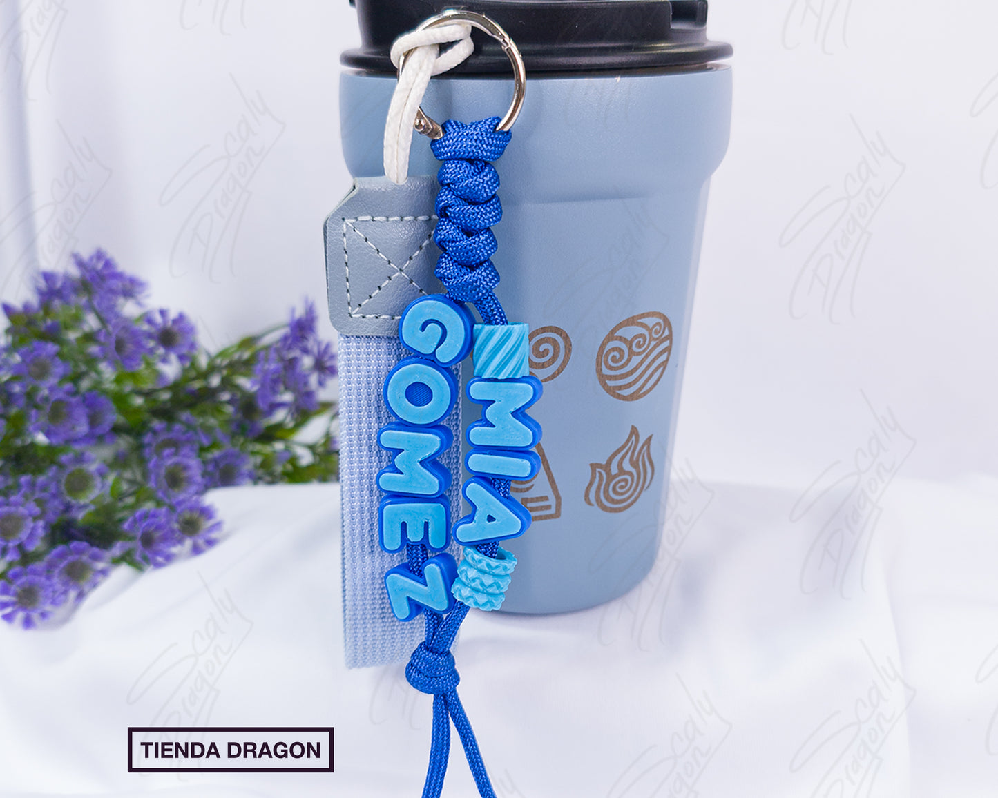 Llaveros Charm con Nombre Personalizado con letras en 3D, Colgante Artesanal para Bolsos, Mochilas y Termos.