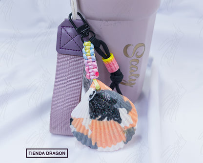 Conchas de Mar de Plástico Reciclado, Estilo Rustico, Divertido y Colorido para Mochilas, Bolsos, Termos y Llaves