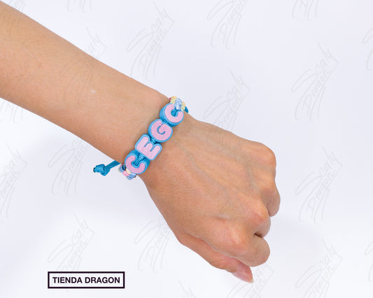 Pack de Llavero y Pulsera Personalizados, Estilo Colorido y Divertido para Regalar o Llevar a Juego con tu Nombre e Iniciales