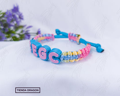 Pack de Llavero y Pulsera Personalizados, Estilo Colorido y Divertido para Regalar o Llevar a Juego con tu Nombre e Iniciales